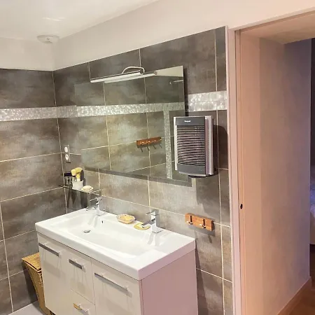 Holiday home Logis Huit Clos Calme Et Romantique Proche Saumur *