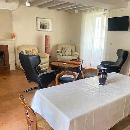 Holiday home Logis Huit Clos Calme Et Romantique Proche Saumur