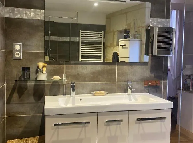 Logis Huit Clos Calme Et Romantique Proche Saumur 度假居