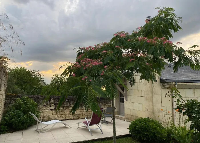 Logis Huit Clos Calme Et Romantique Proche Saumur 勒孔德拉玛科尔德